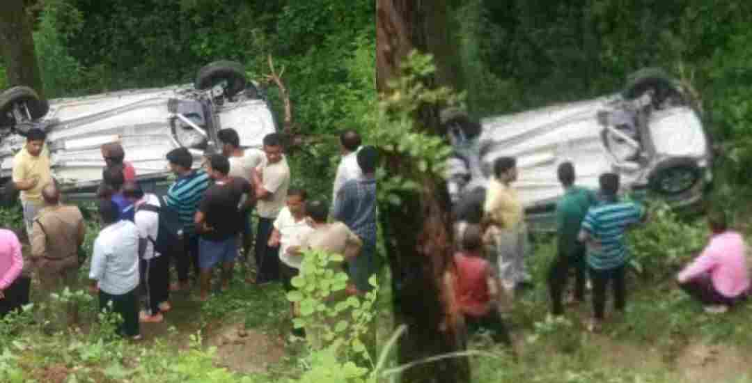 alt="car accident in uttarakhand at ghanshali Tehri garhwal"