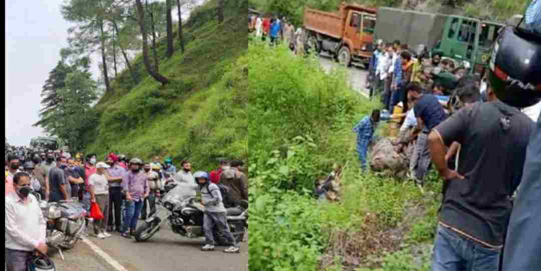 Uttarakhand Landslide News: heavy stone fall on bike in Haldwani almora road youth died on the spot