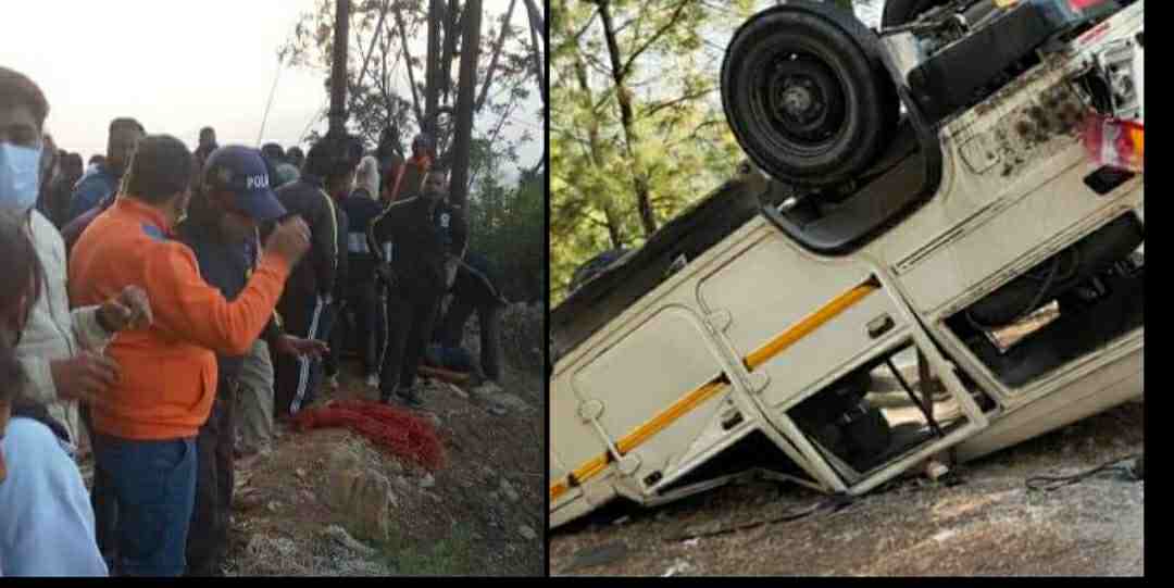 Uttarakhand news: bolero of villagers returning after worshiping from Kailabkaria temple, two died in champawat road Accident.