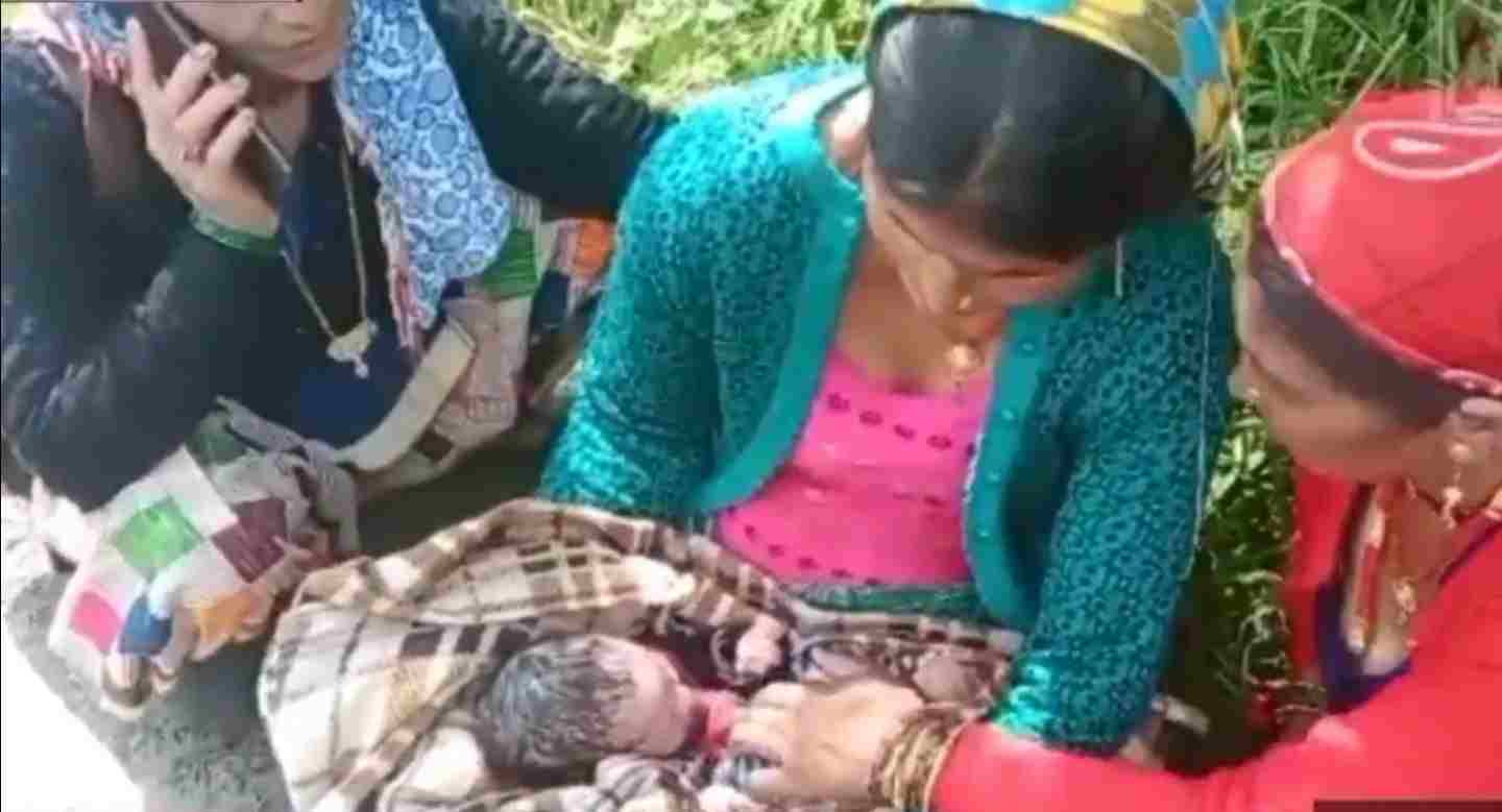 Uttrakhand news: chamoli pregnant women gave birth in forest