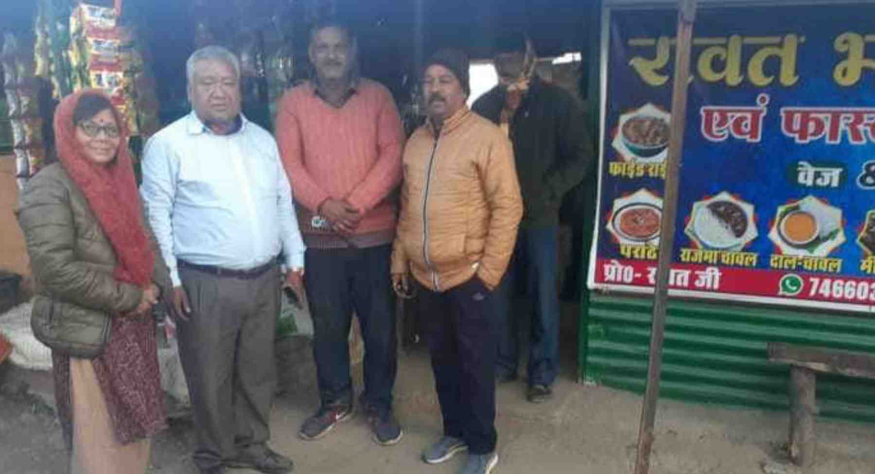 Uttarakhand news today: Pushkar Rawat set an example of honesty in Champawat, returned a bag full of gold to passenger. Champawat news today