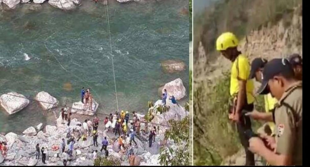 Uttarakhand news: Max full of pilgrims returning from Kedarnath falling into a ganga river rishikesh accident. Rishikesh max Accident