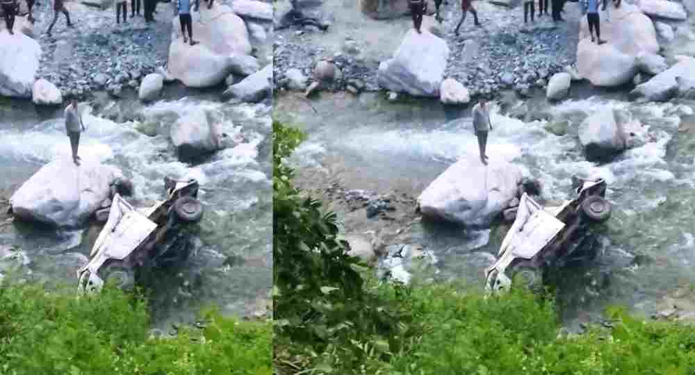 Okhalkanda road accident today