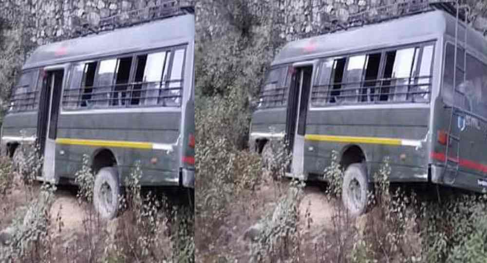 Badrinath highway Chamoli army bus accident today