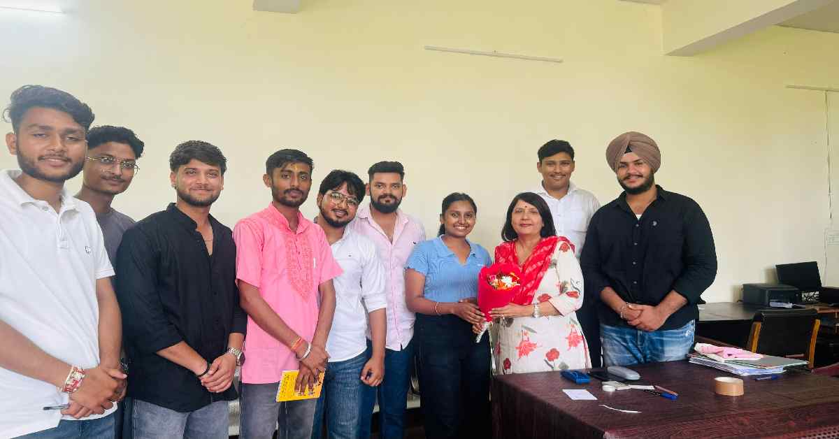 rishikesh ABVP welcome newly appointed professor Hemalata Mishra in degree college today