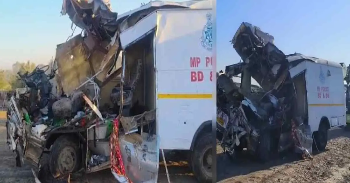 Madhya Pradesh bomb disposal squad vehicle truck Accident, 4 soldiers martyr in road NH 44 MP uttarakhand national breaking news live DevBhoomi darshan