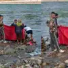 Pithoragarh breaking news SSB Soldier rites old woman due to migration