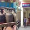 Nainital cylinder news today: Pickup loaded with comercial cylinders caught in Mangoli, driver absconding latest news today