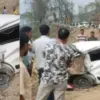 Tehri Garhwal car accident: A huge boulder fell on a car in rishikesh Badrinath highway road today