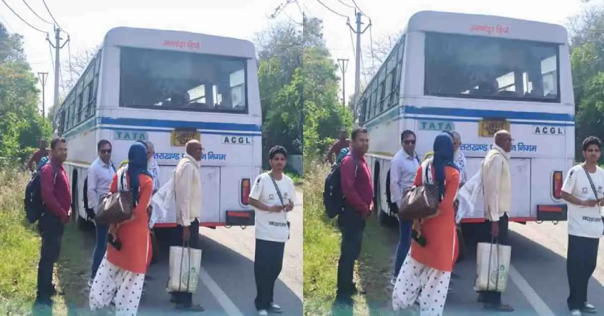 Ramnagar roadways bus accident: almora depot Steering failed, 30 passengers were on board driver saved life.
