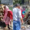 Pithoragarh news today: Nandan Singh Daughters shouldered their father's bier and performed the last rites in Berinag uttarakhand latest update