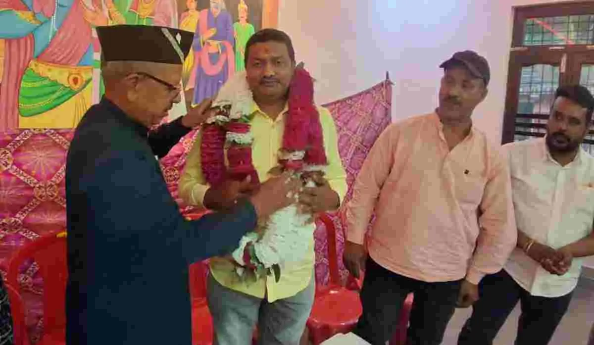 Berinag news today: Deepak Nevliya welcomed as Berinag BJP Foundation Day Monitoring Committee member