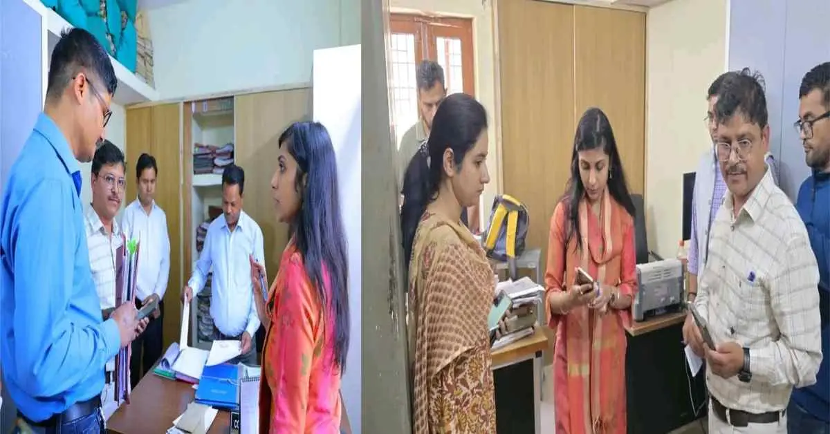 IAS Swati Bhadoriya Pauri DM garhwal audit jal sansthan JE suspended SE Salary stop