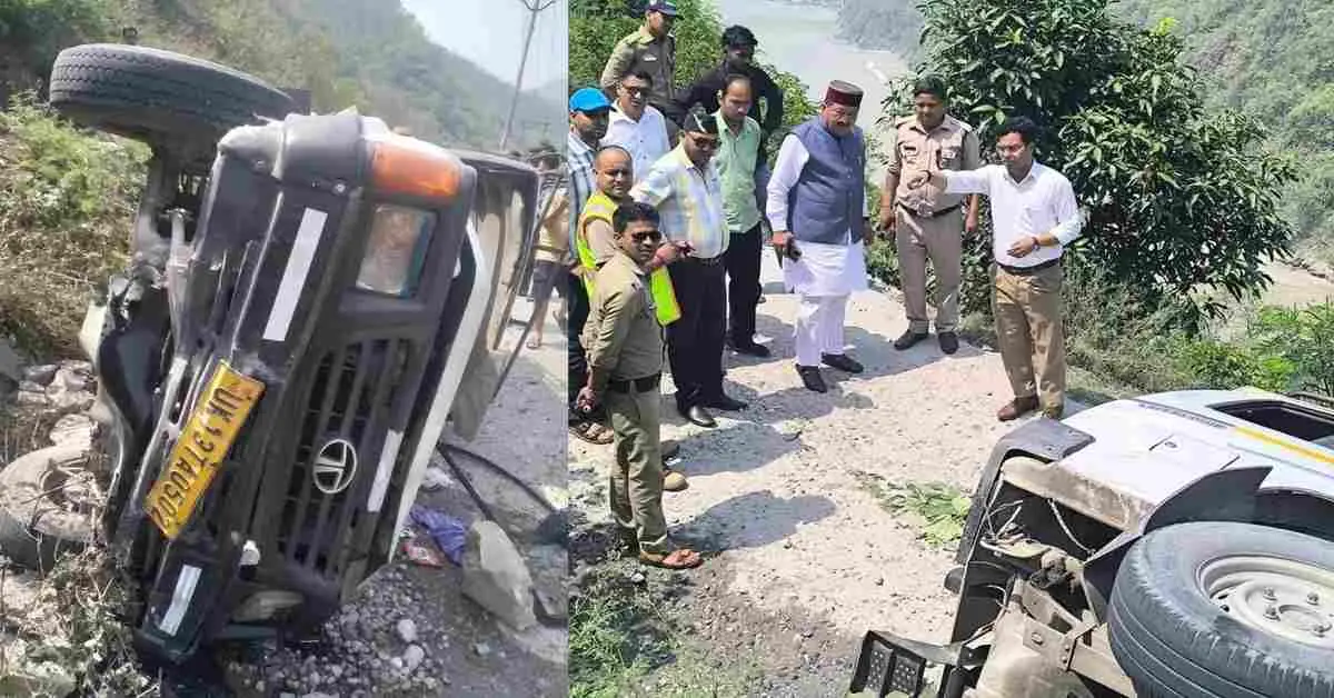 Badrinath highway max account: max overturned Srinagar Rudraprayag road uttarakhand max accident today uttarakhand breaking news today