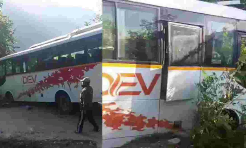 Uttarakhand news: Kedarnath Yatra Bus Accident: 22 Pilgrims Bus Hangs Over ditch in Rudraprayag...