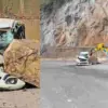 Uttarakhand accident news: Rishikesh-Badrinath Highway Boulder Falls on Moving Car near tota ghati