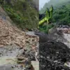 Uttarakhand Heavy Rain News: Badrinath Highway Blocked After Landslide, Pilgrims Stranded