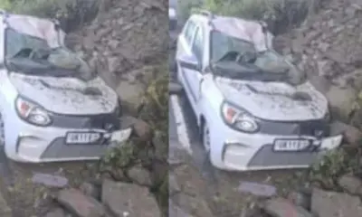 Chamoli News Today: Debris fell onto a car parked by the roadside amidst heavy rain in Pokhari uttarakhand news live.