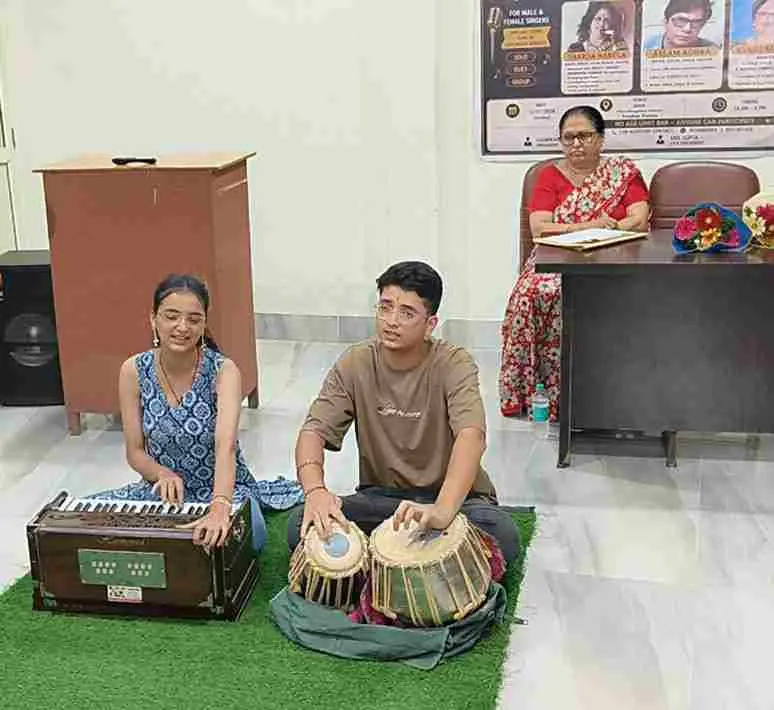 Swar Samarpan – Suron Ki Kokila Audition Concludes Successfully in Khatima singing audition